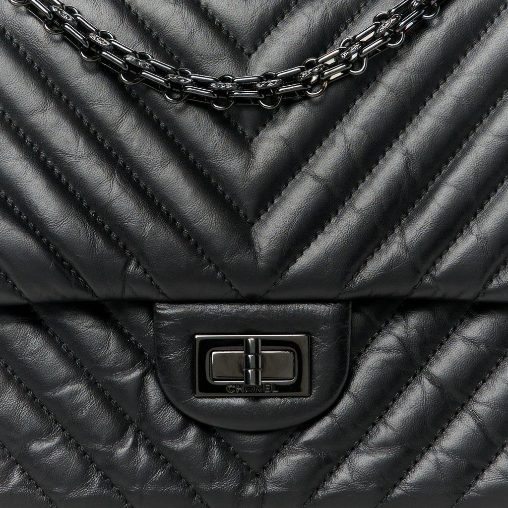 Aged Calfskin Chevron Quilted 2.55 Reissue 226 Flap So Black
