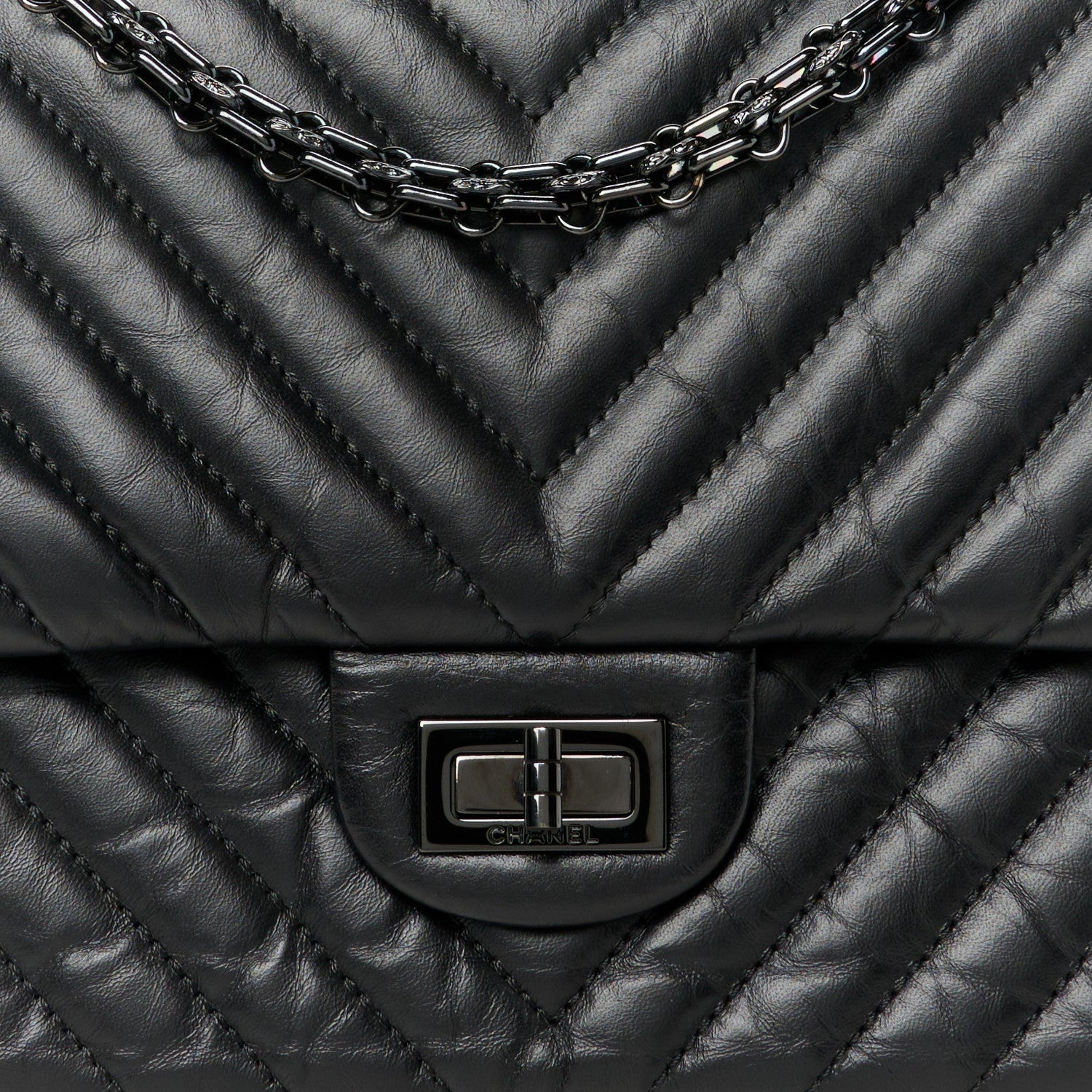 Aged Calfskin Chevron Quilted 2.55 Reissue 226 Flap So Black