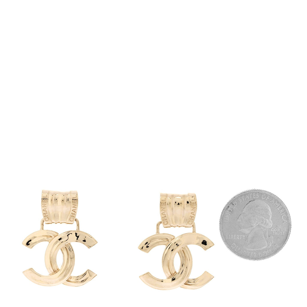 Metal CC Drop Earrings Gold