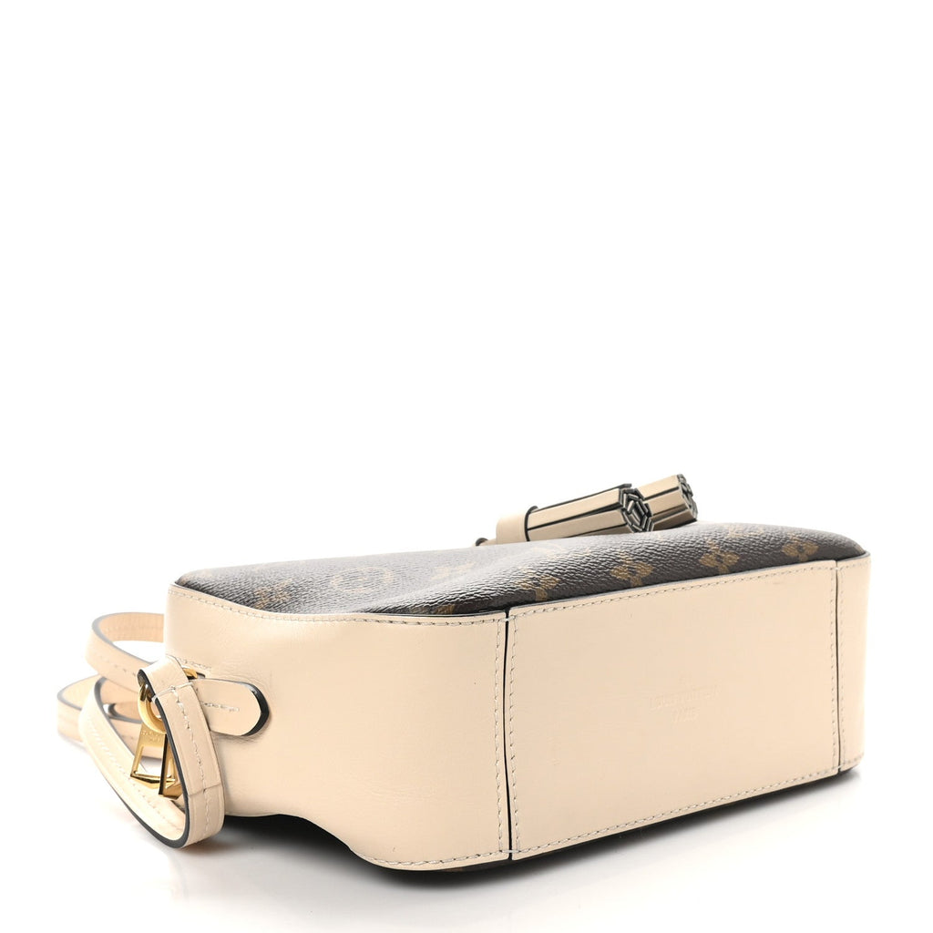 Monogram Saintonge Creme