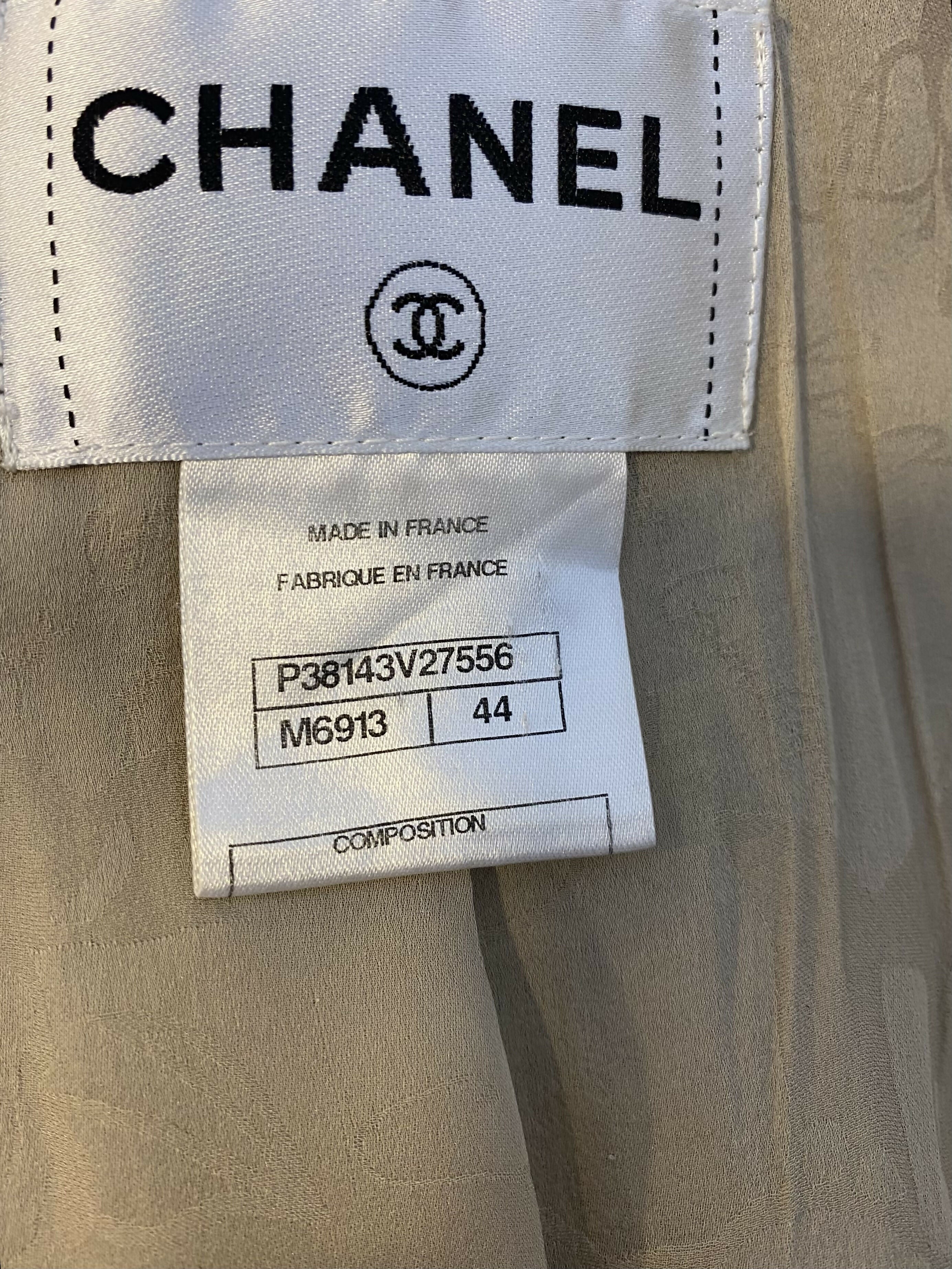 Chanel 10P Fantasy Tweed Beige Metallic Gold Jacket Skirt Suit Set FR 42/44