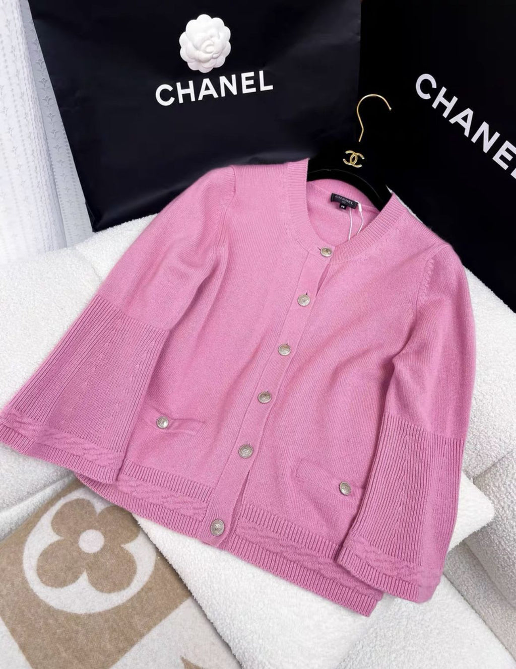 Chanel pink cashmere knitted igan