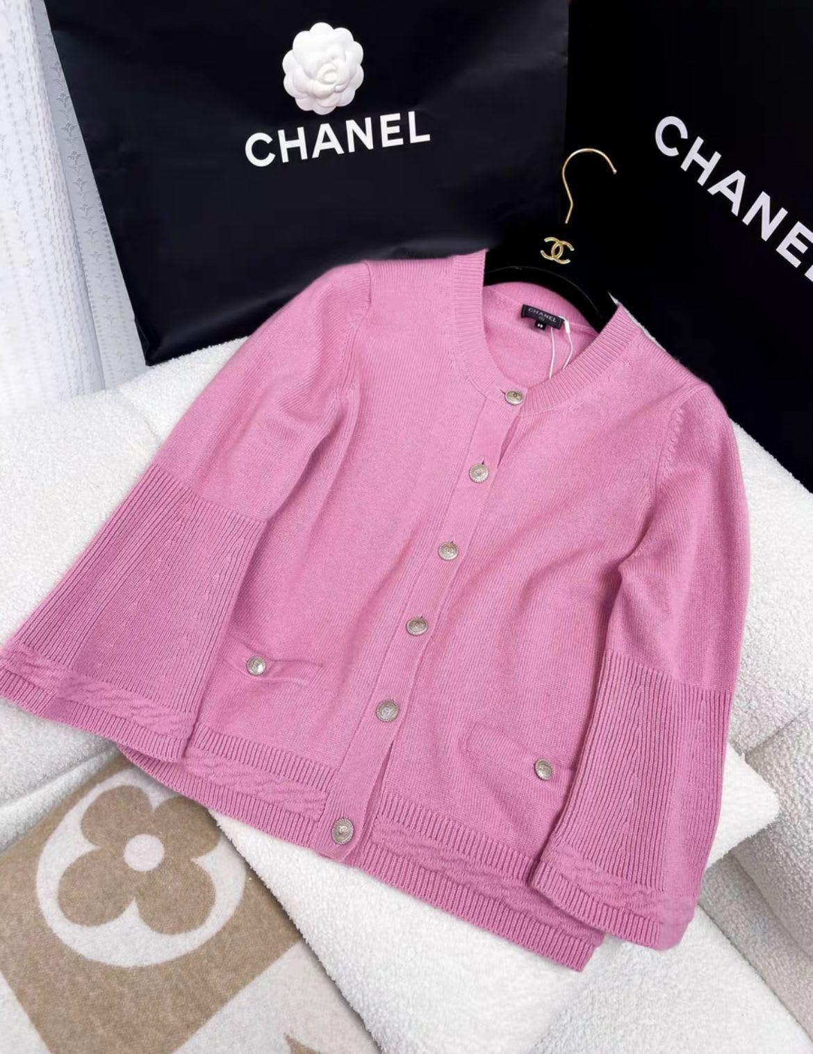 Chanel pink cashmere knitted igan