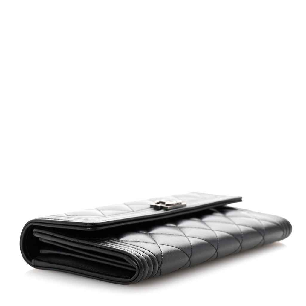 Caviar Quilted Large Boy Gusset Flap Wallet Black