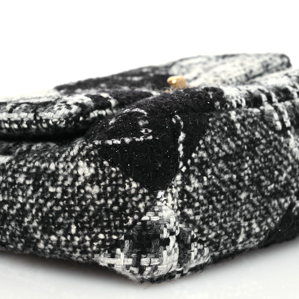 Tweed Quilted Medium Chanel 19 Flap Black White