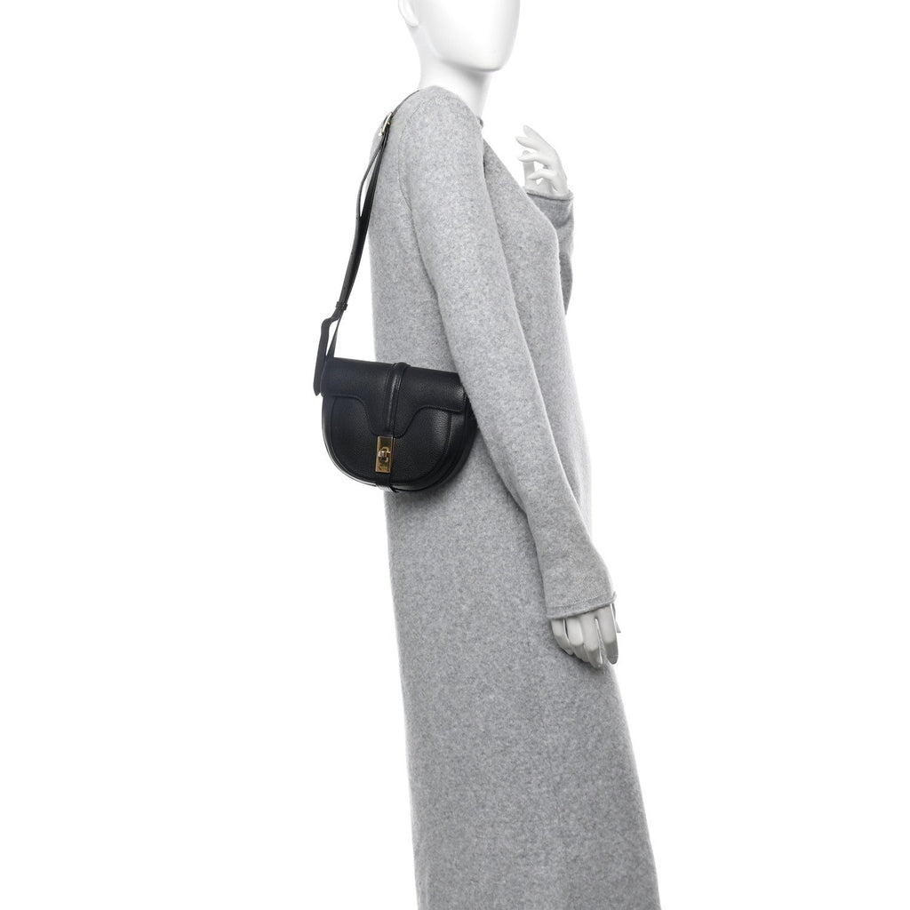 Grained Calfskin Besace Small 16 Black