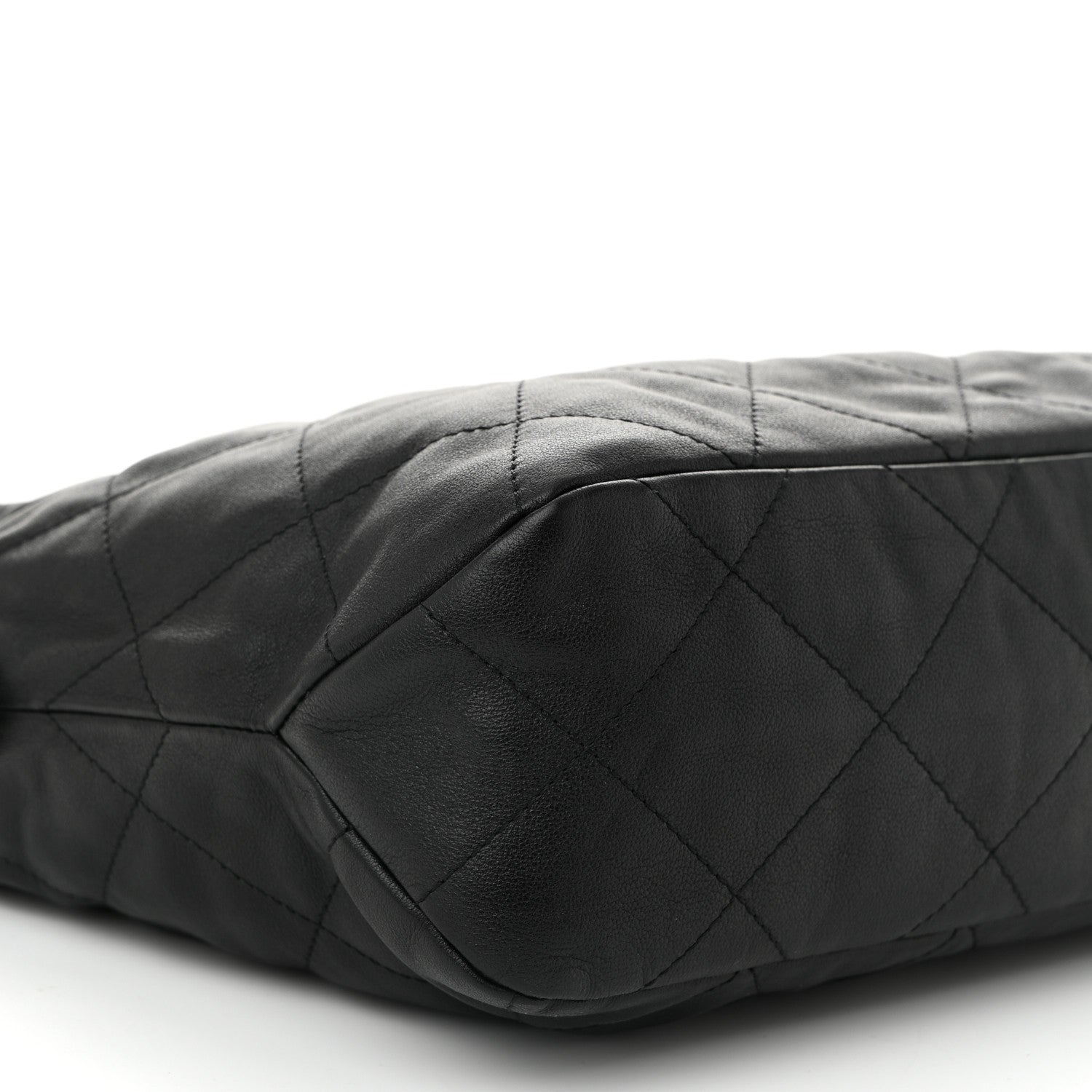 Calfskin Quilted Large Daily Hobo Black