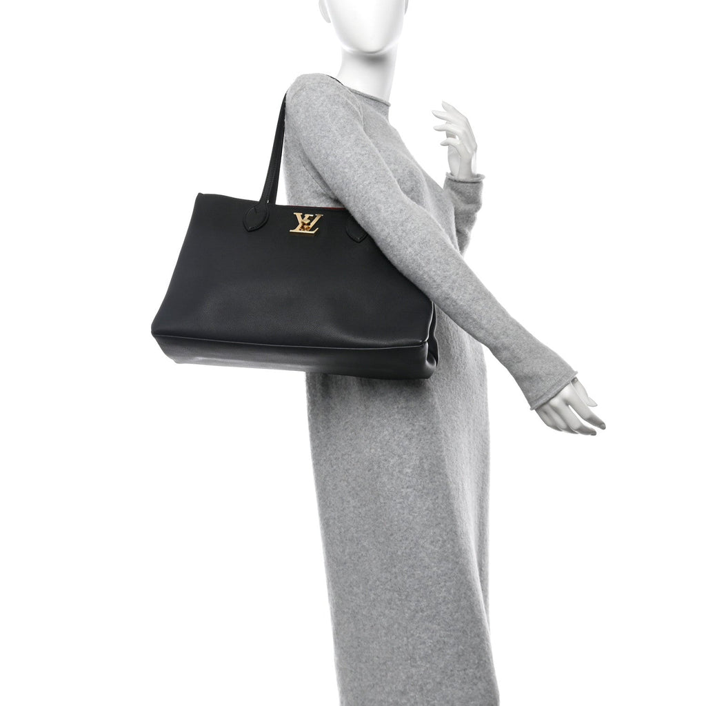 Grained Calfskin Lockme Shopper Black