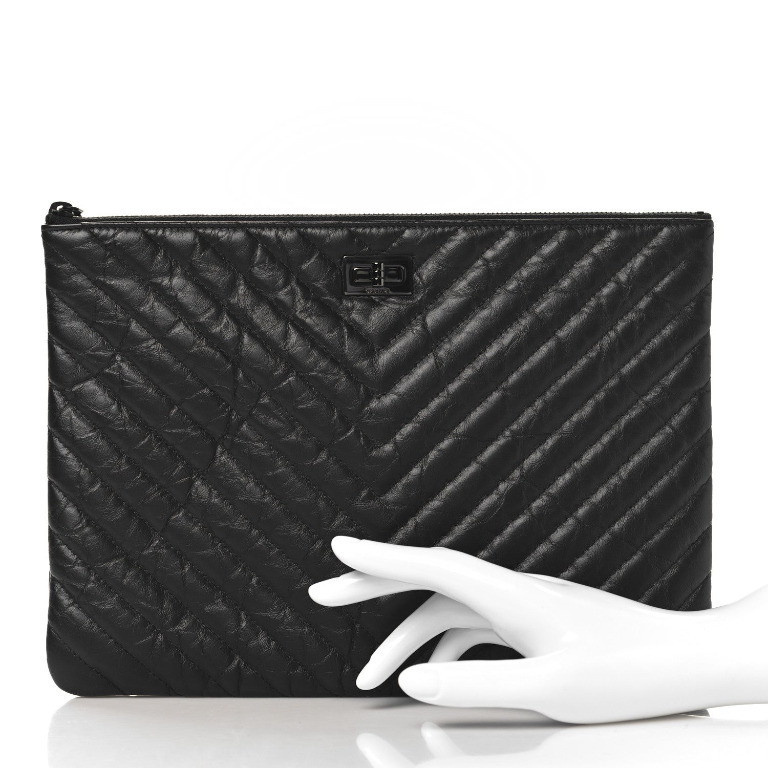 Aged Calfskin Chevron Quilted Reissue 2.55 Medium Cosmetic Case So Black