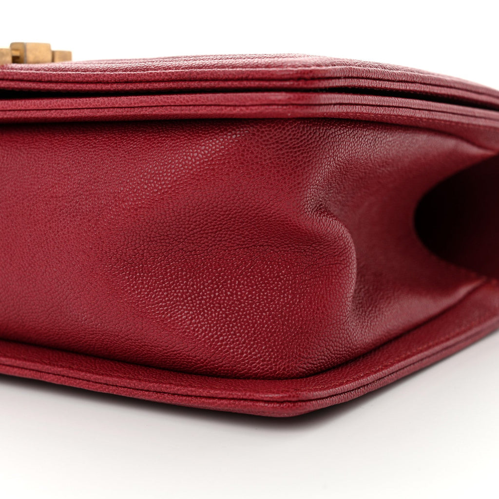 Caviar Quilted Medium Boy Flap Red