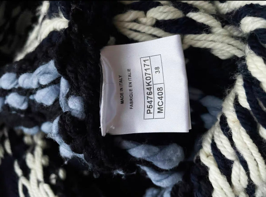 Chanel size 38 blue and white mixed color knitted igan
