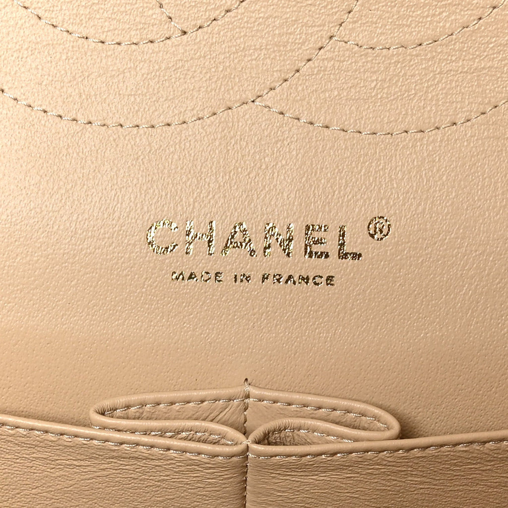 Caviar Quilted Jumbo Double Flap Beige Clair