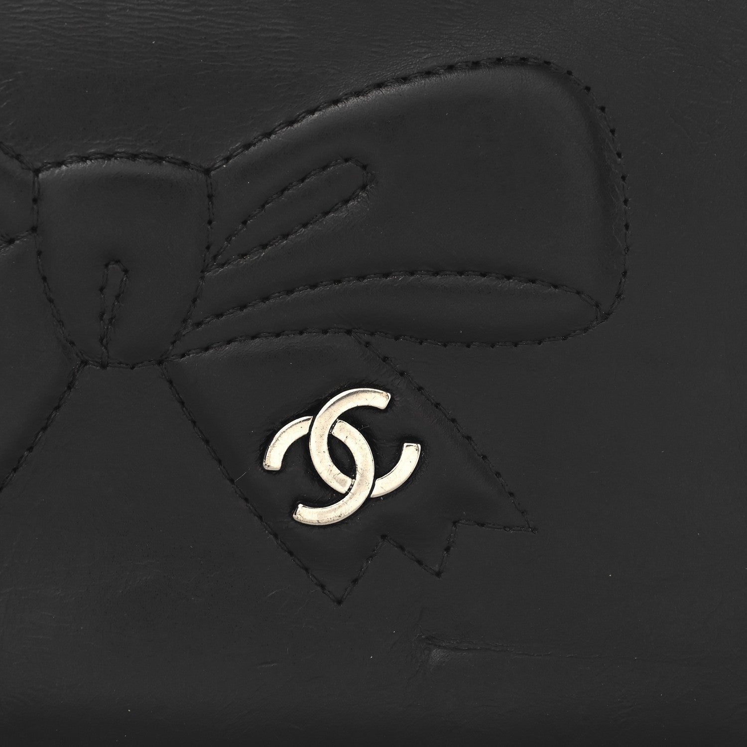 Lambskin Bow Stitched CC Yen Wallet Black