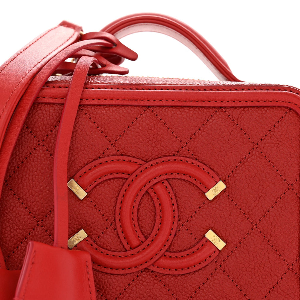 Caviar Quilted Small CC Filigree Vanity Case Red