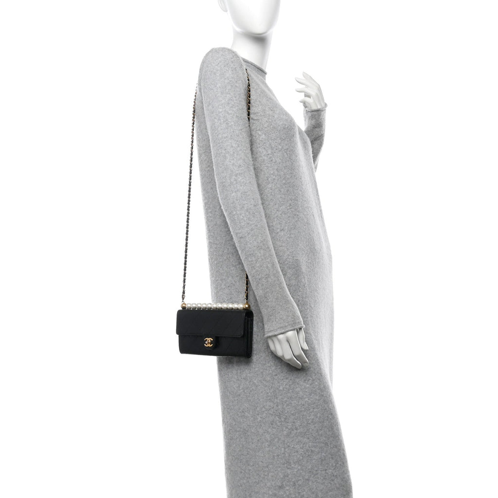Goatskin Quilted Chic Pearls Clutch With Chain Black