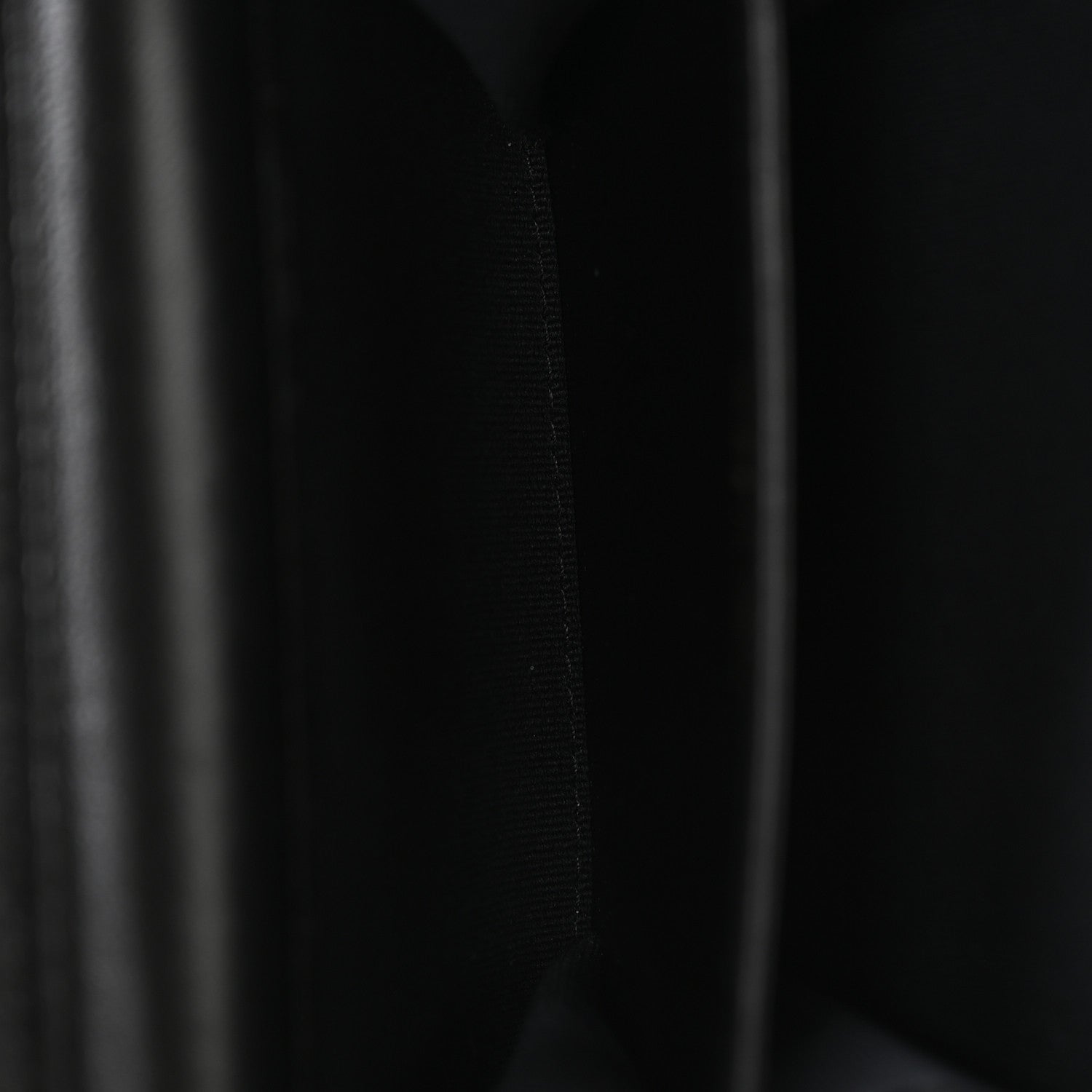 Lambskin Pearl Quilted CC Flap  Holder With Chain  Black
