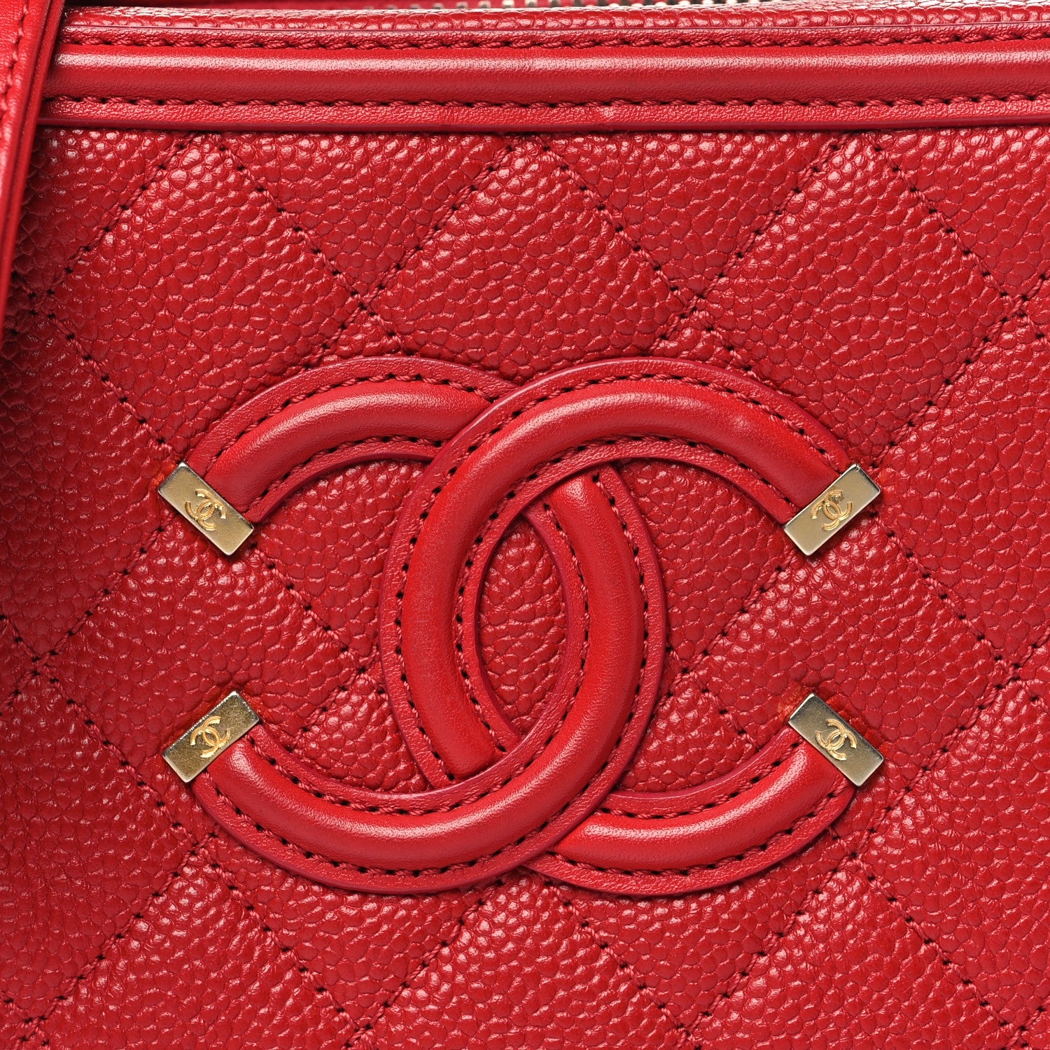 Caviar Quilted Small CC Filigree Vanity Case Red