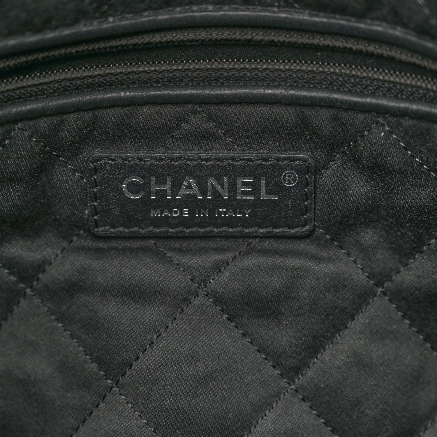 Shiny Calfskin Quilted Small Chanel 22 So Black