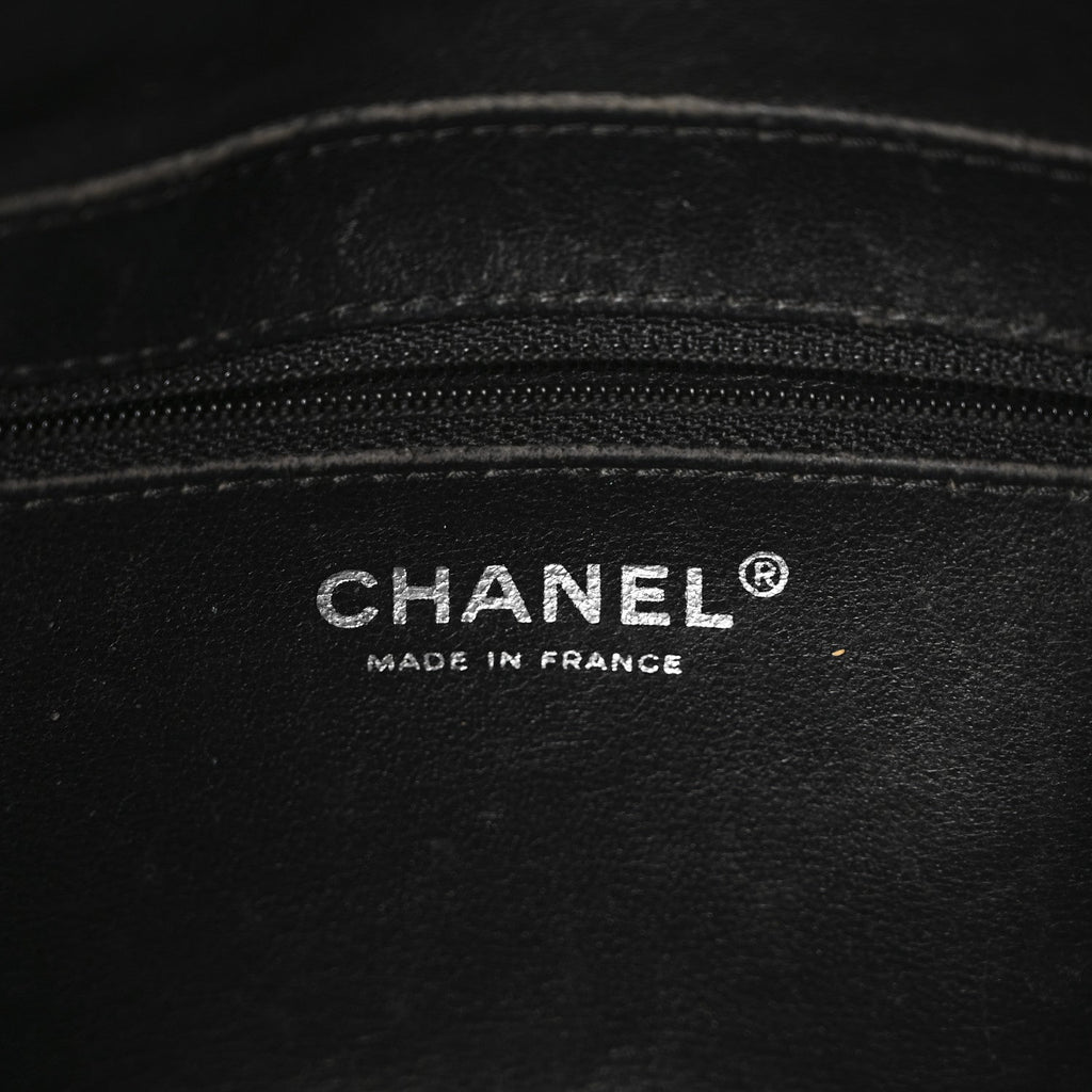 Calfskin Quilted Medium Modern Chain Flap Black