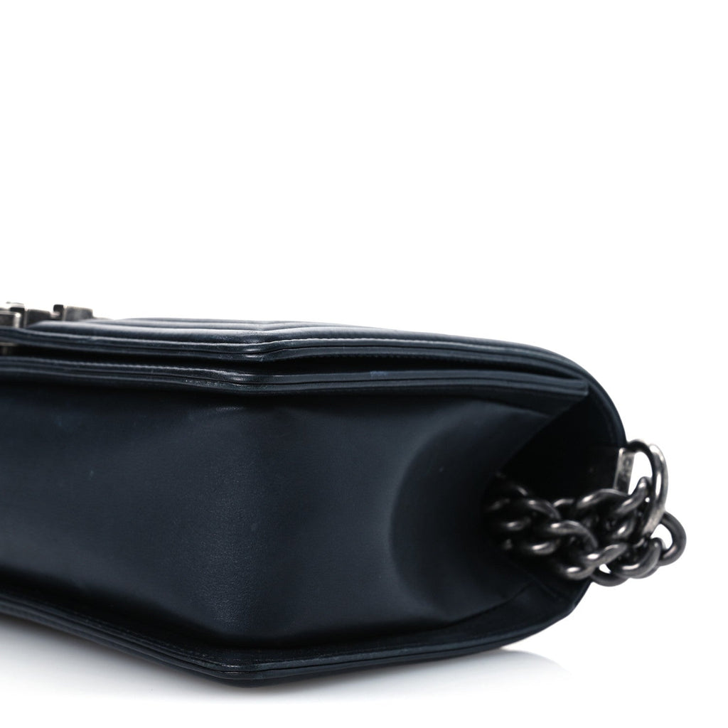 Calfskin Chevron Quilted Medium Boy Flap Black