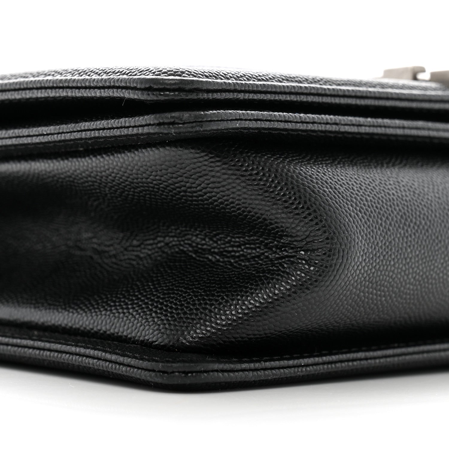 Caviar Quilted Medium Boy Flap Black