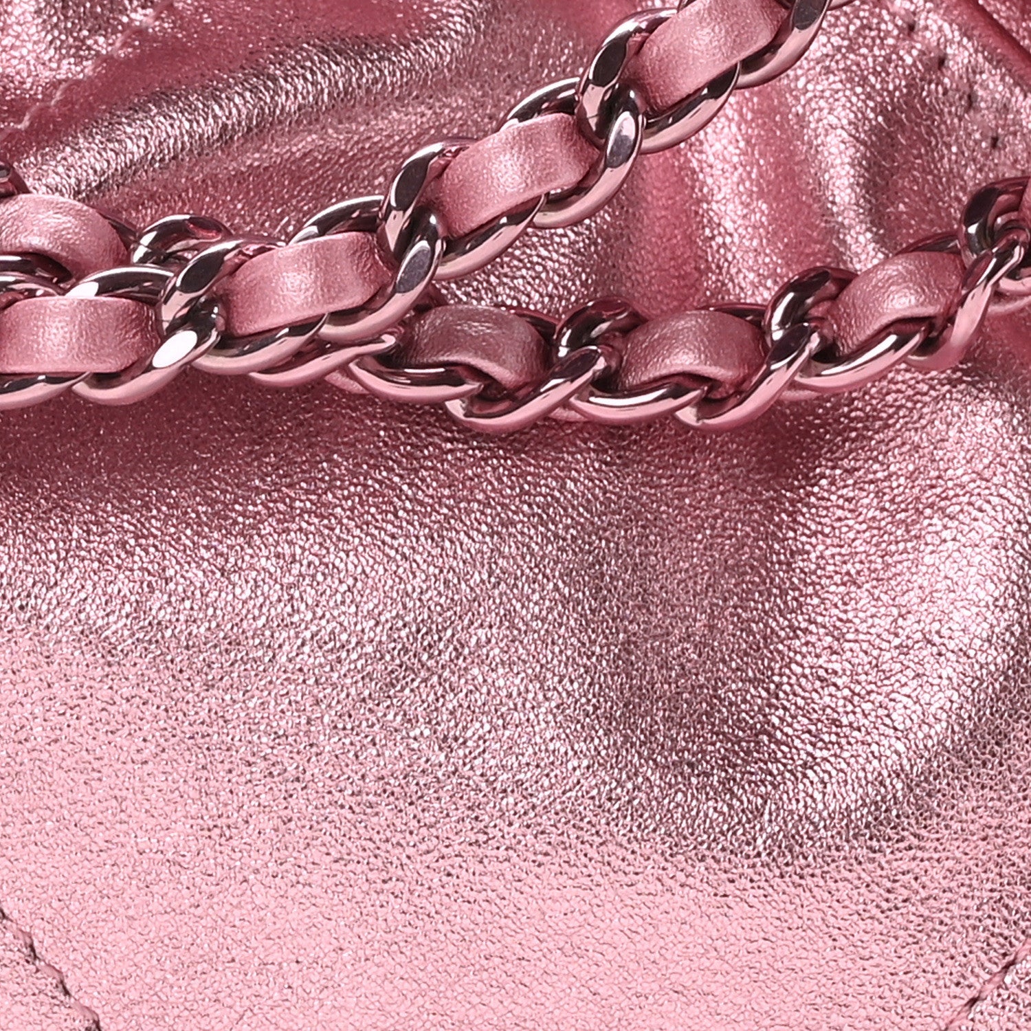 Metallic Lambskin Lacquered Monochrome Quilted Mini Chanel 22 Pink