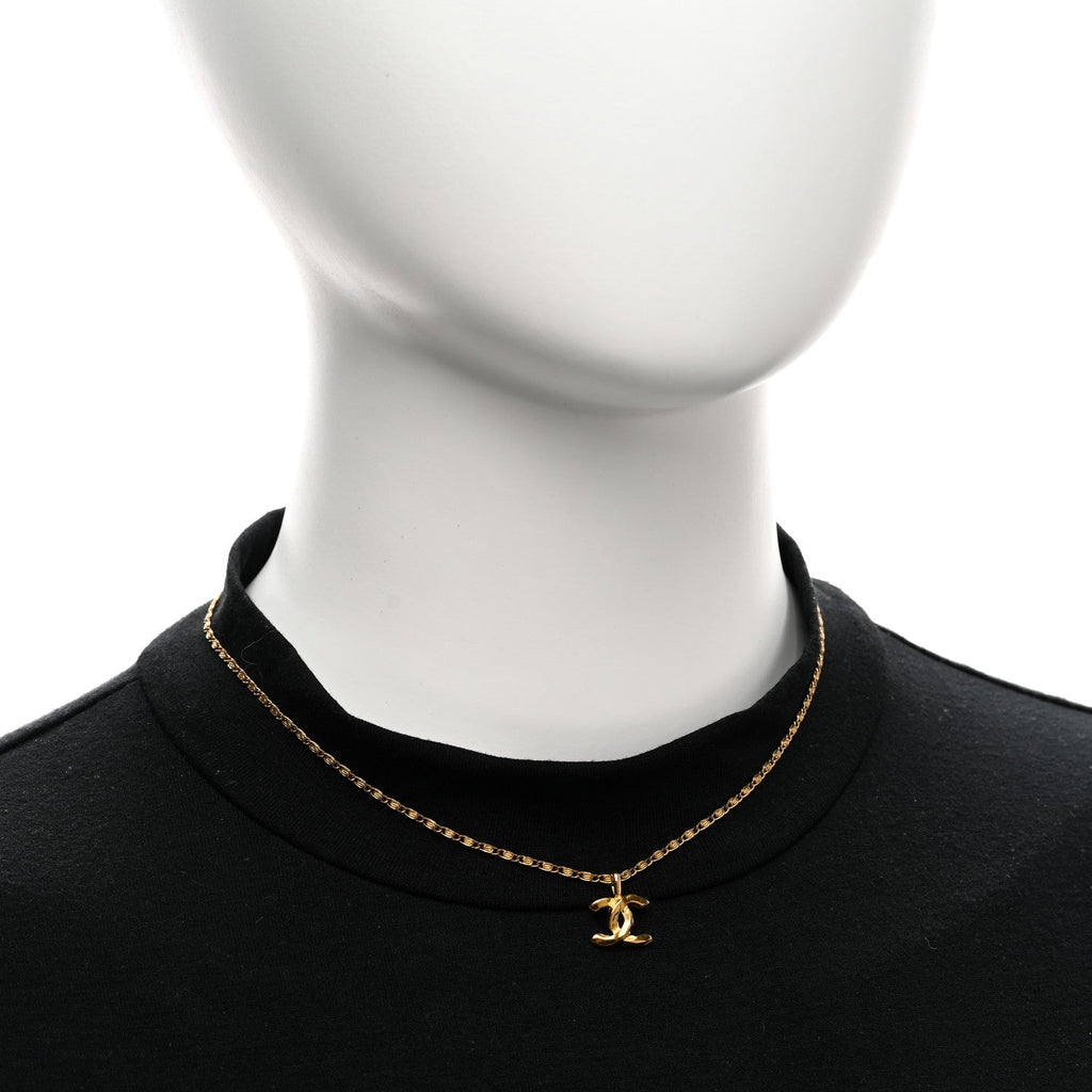 Metal CC Chain Pendant Necklace Gold