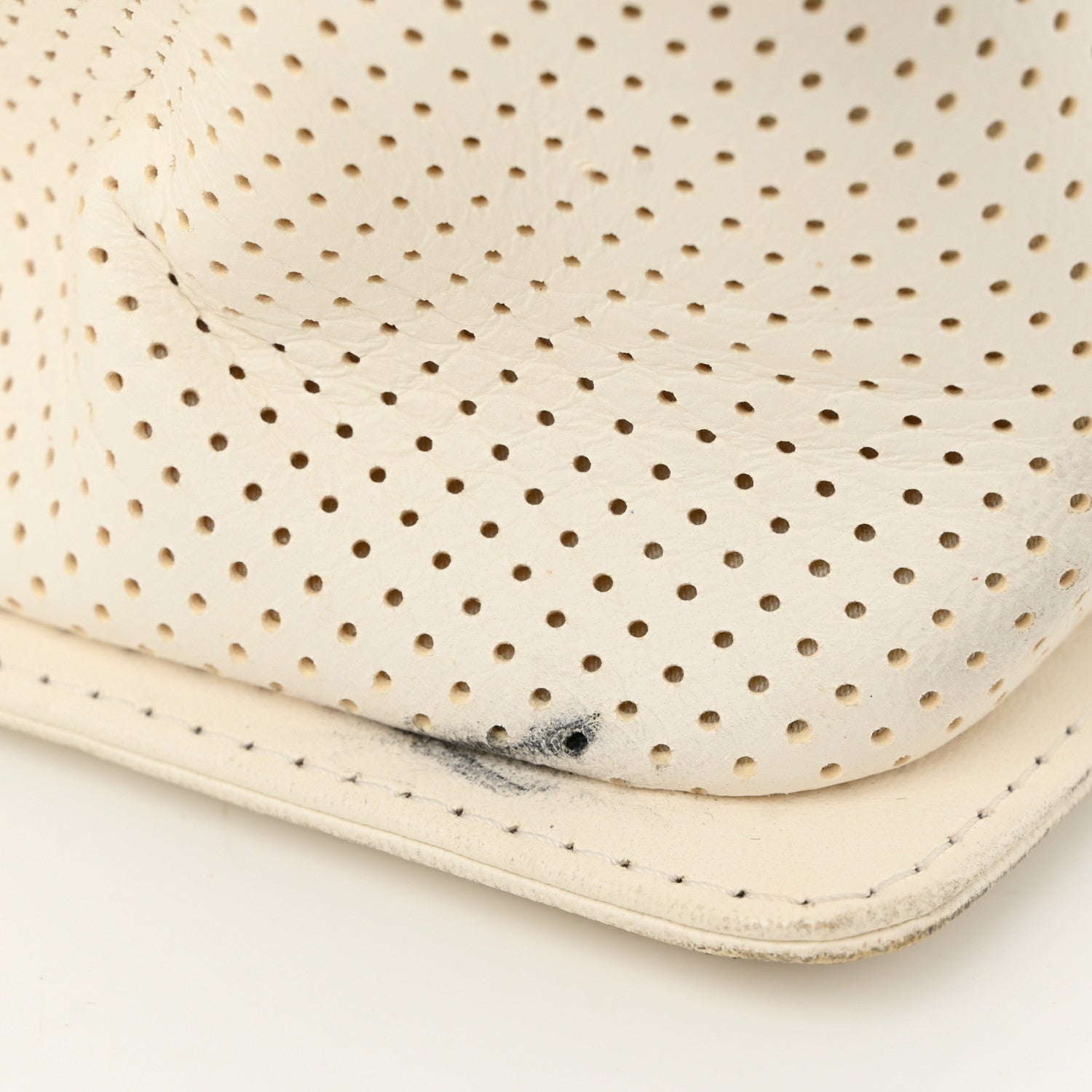 Lambskin Perforated Medium Boy Flap White