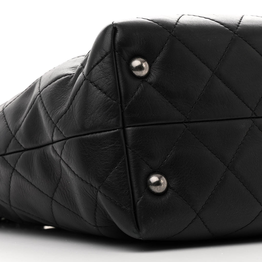 Calfskin Quilted Large Shopping In Chains Tote Black