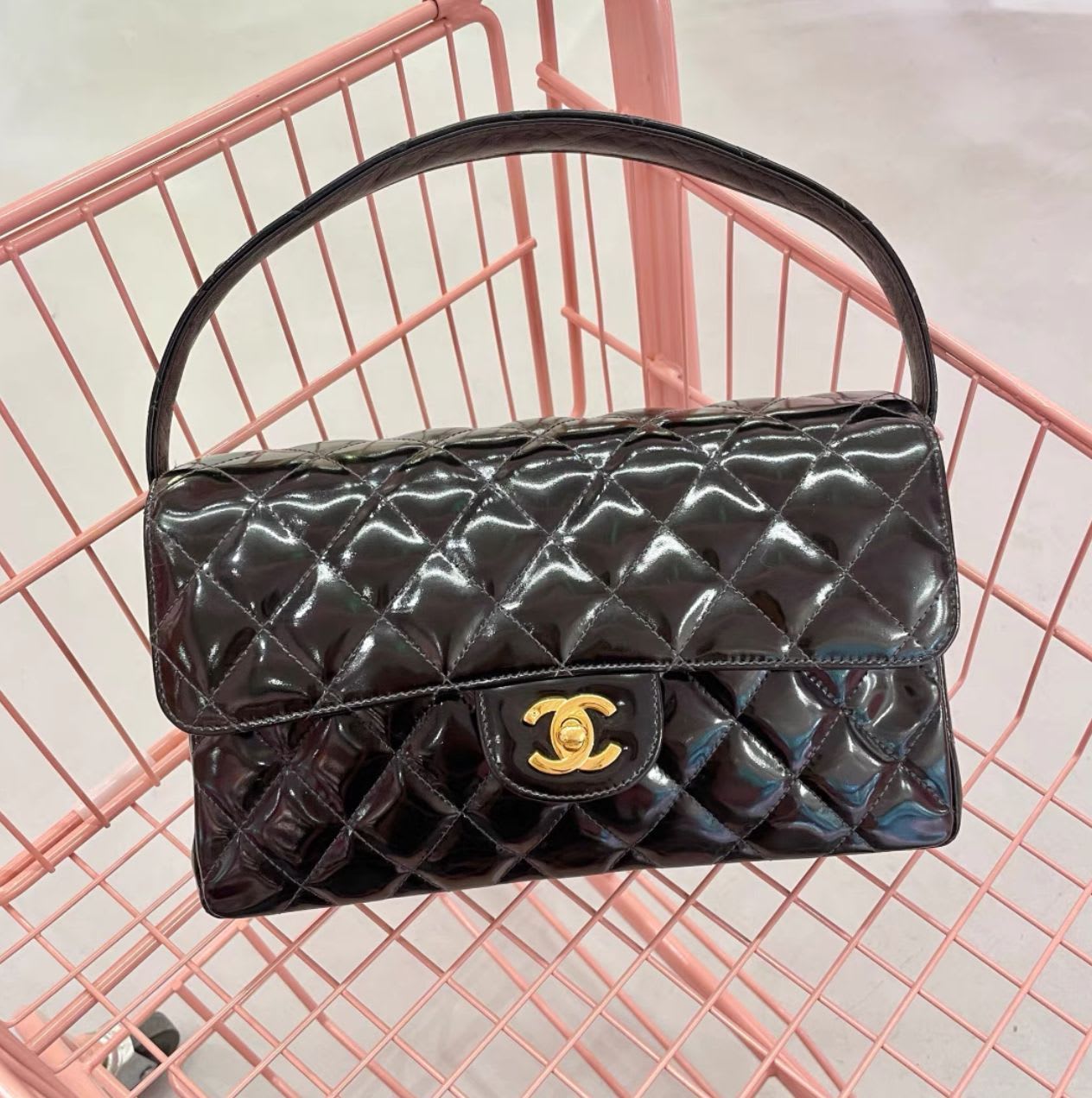 Chanel 1996 Medium Black Top Handle Kelly Medium Flap Bag - Patent Leather
