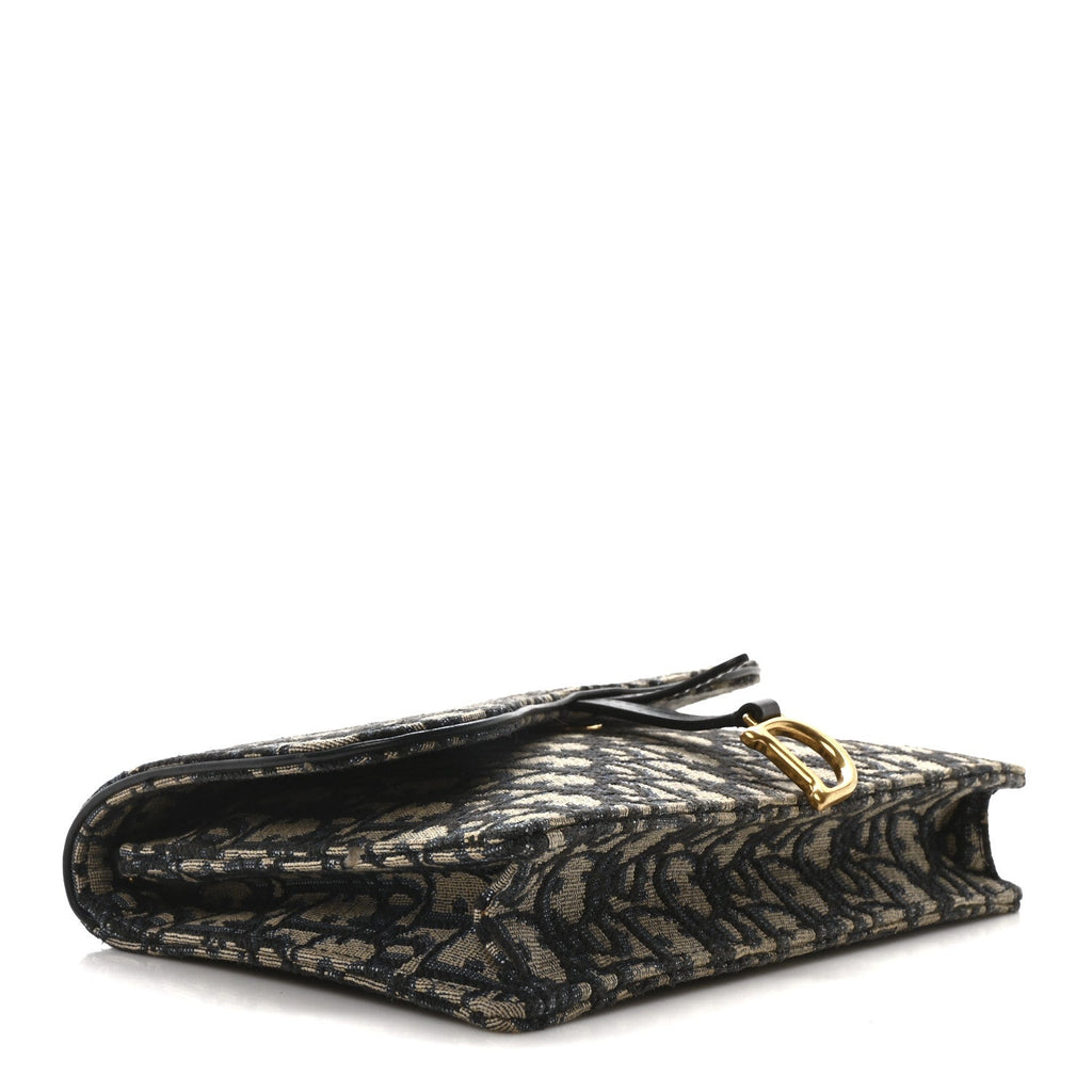 Oblique Saddle Chain Pouch Blue