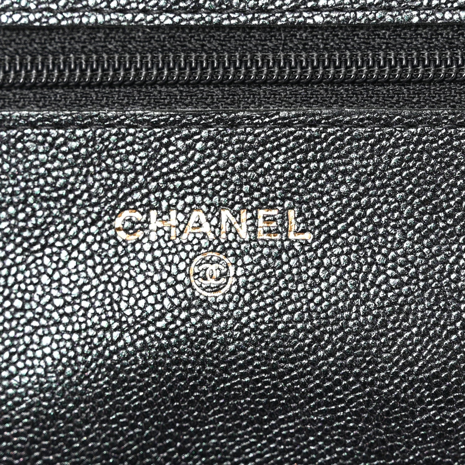 Iridescent Caviar Quilted Wallet on Chain WOC Black