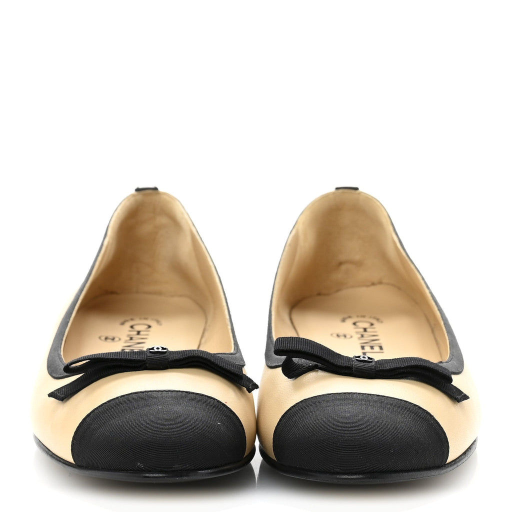 Lambskin Grossgrain Cap Toe Bow CC Ballerina Flats 40 Beige Black
