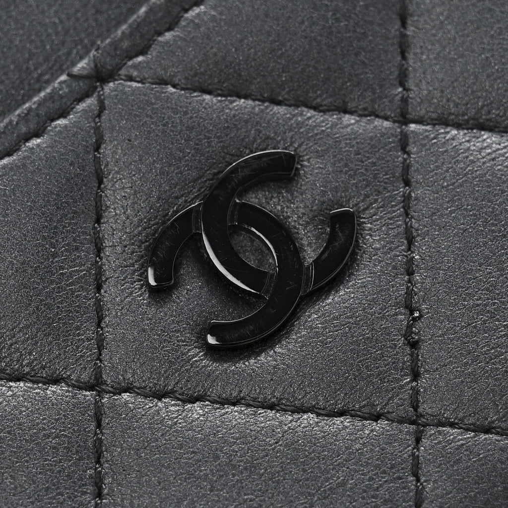 Pearly Lambskin Quilted Zip  Holder So Black