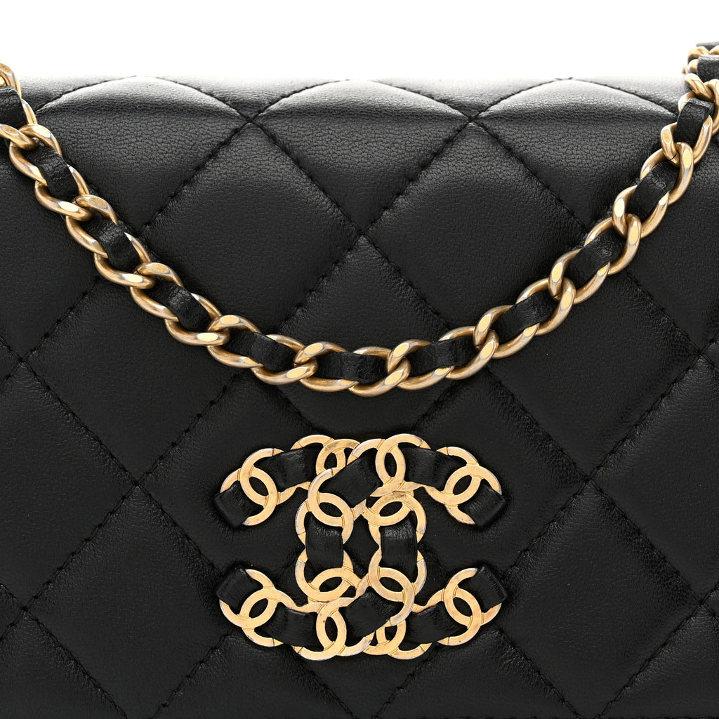 Lambskin Quilted Infinity Wallet On Chain WOC Black