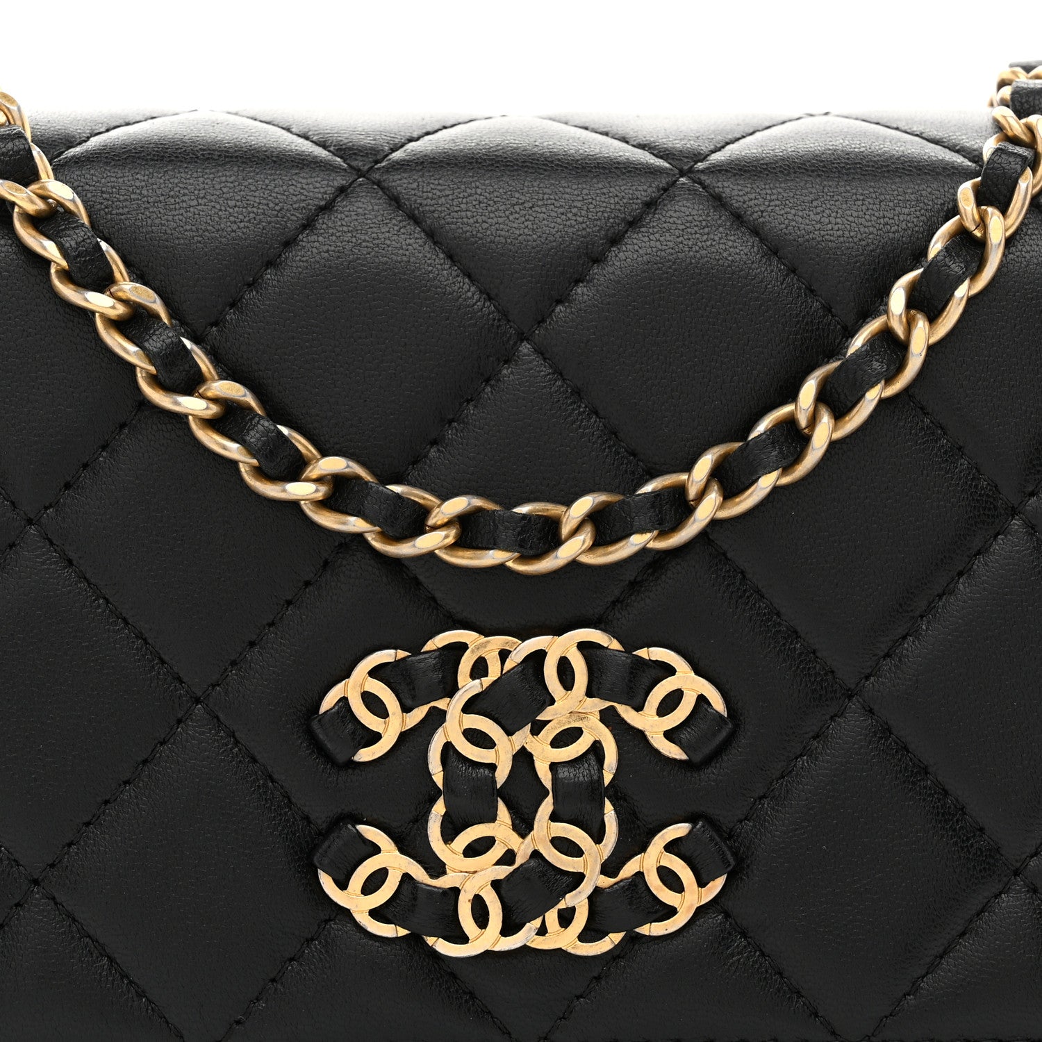 Lambskin Quilted Infinity Wallet On Chain WOC Black