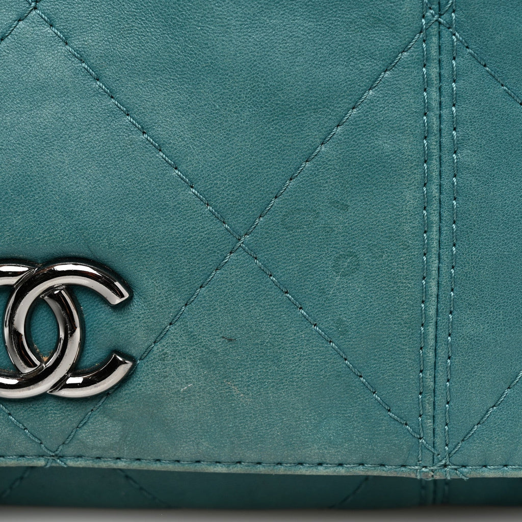 Lambskin Quilted Large Soft Touch Flap Green
