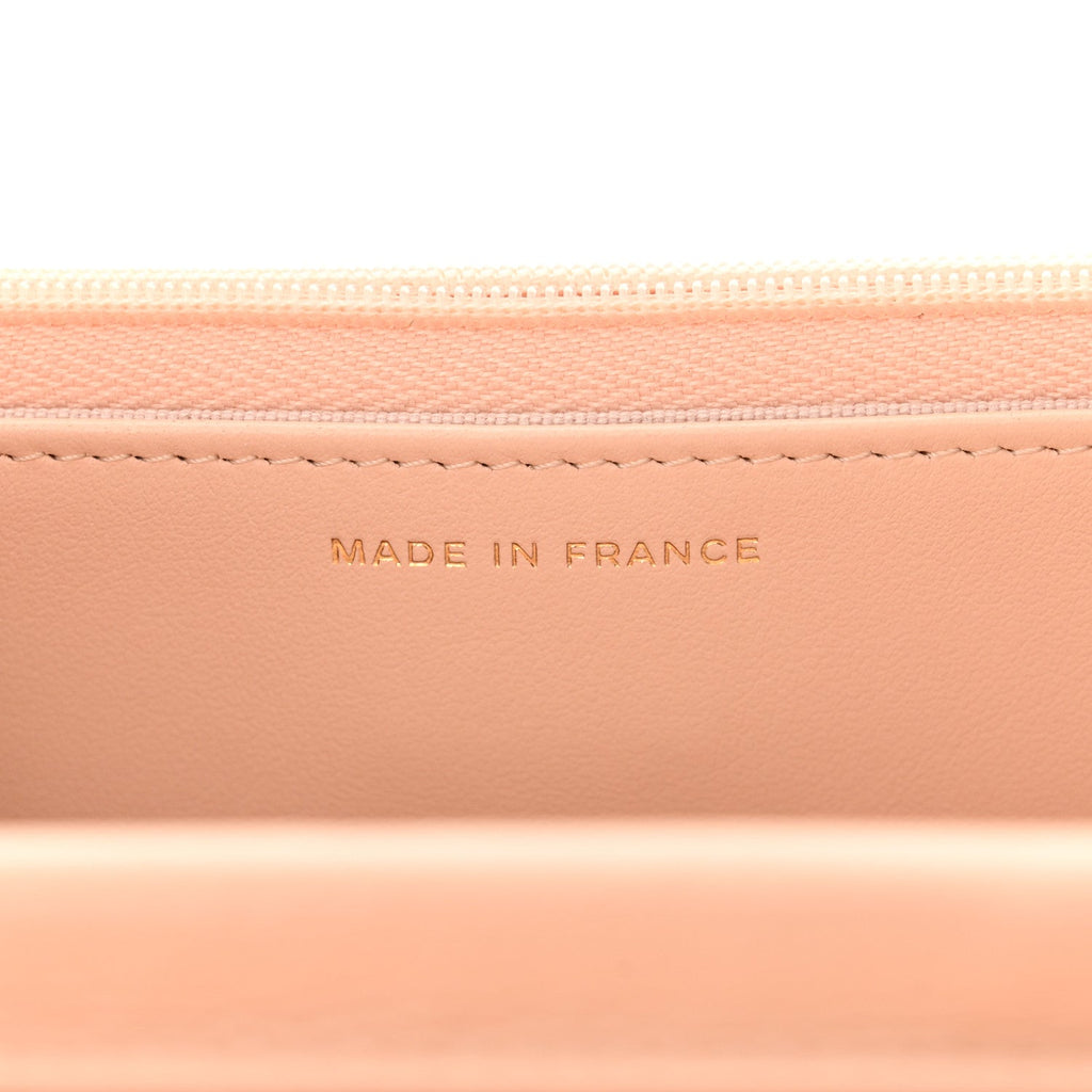 Caviar Quilted Wallet on Chain WOC Light Pink