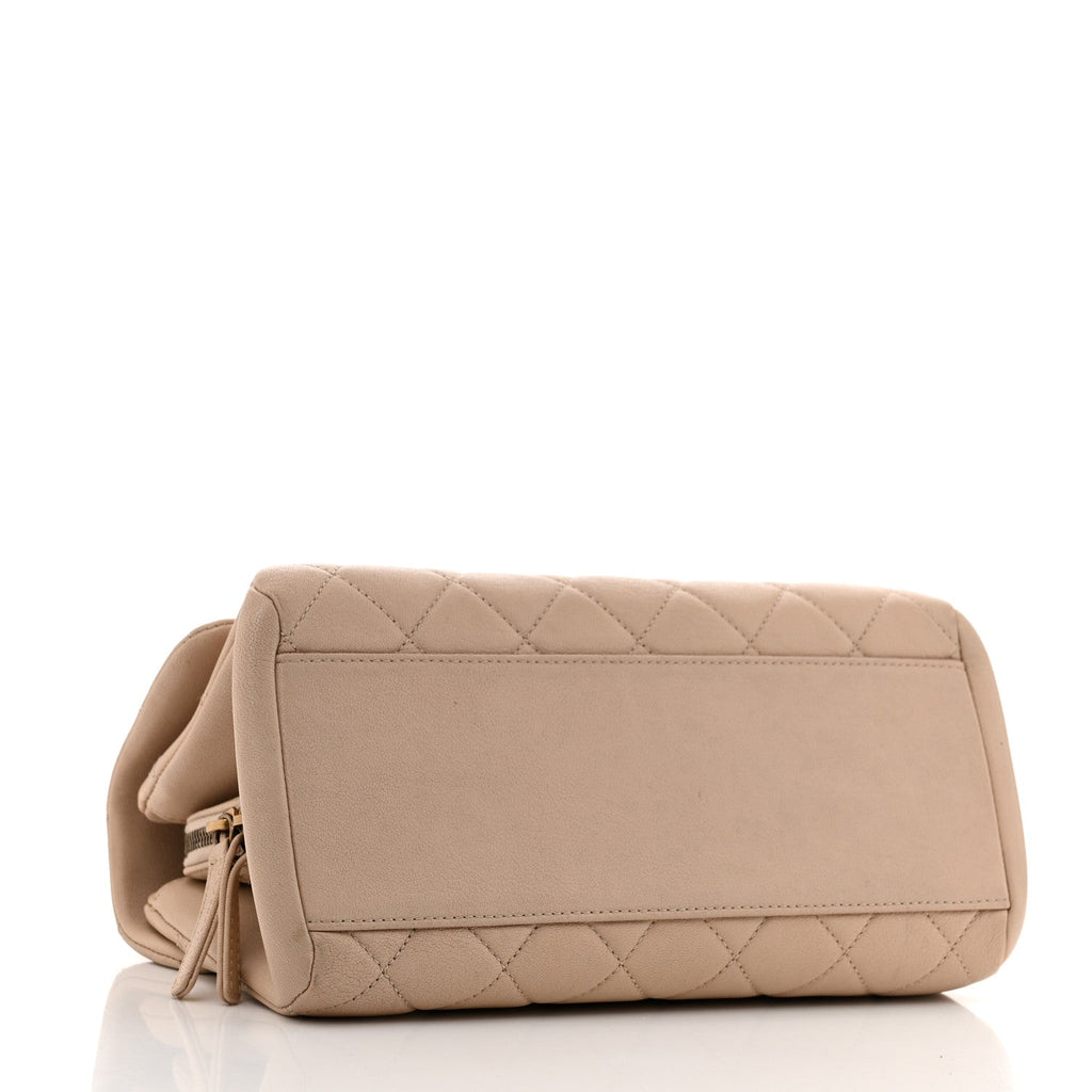 Shiny Sheepskin Quilted Small Trapezio Flap Beige