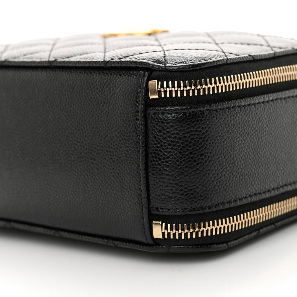 Caviar Quilted Small Pick Me Up Vanity Case Black