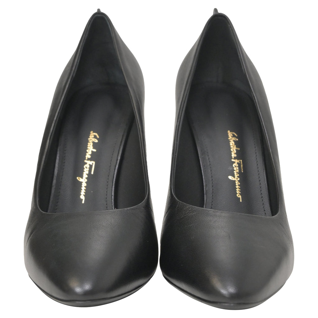 Salvatore Ferragamo Judy 87 Pumps in Black Leather