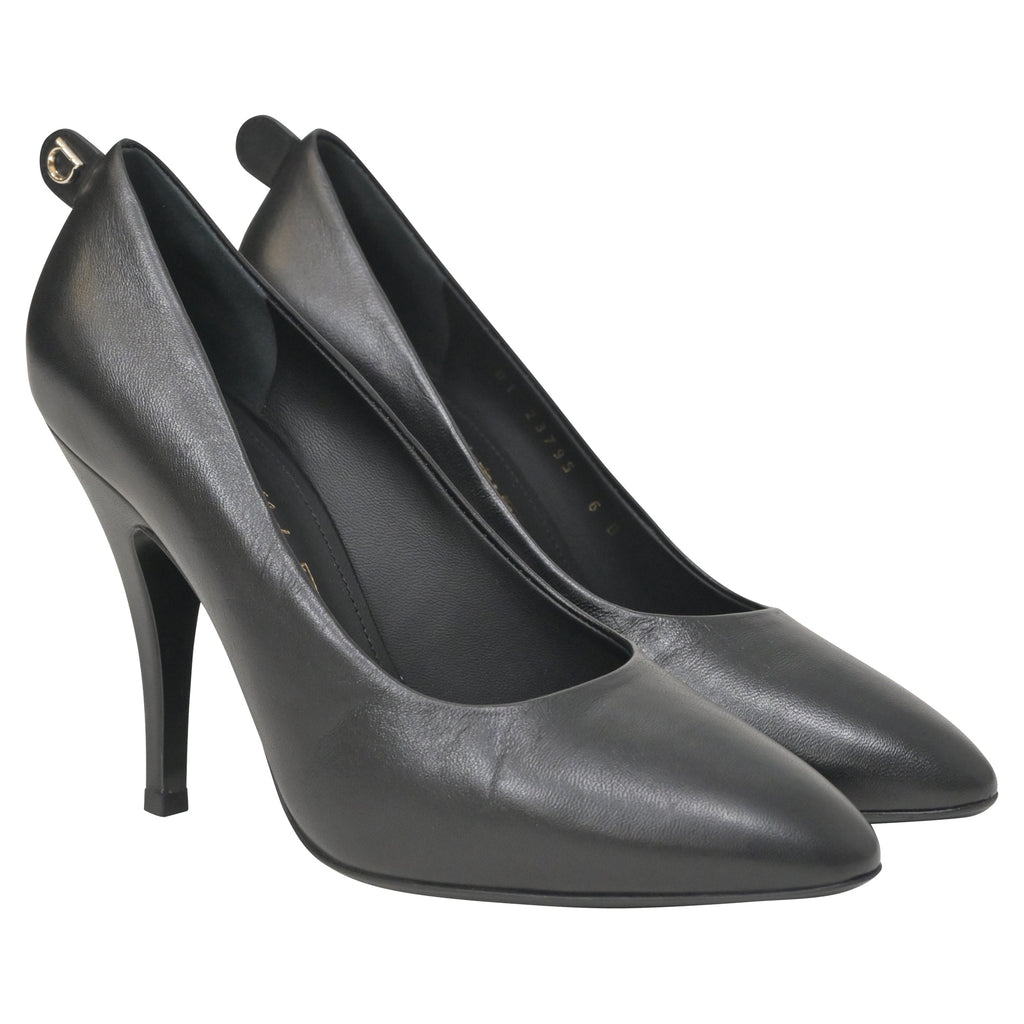 Salvatore Ferragamo Judy 87 Pumps in Black Leather