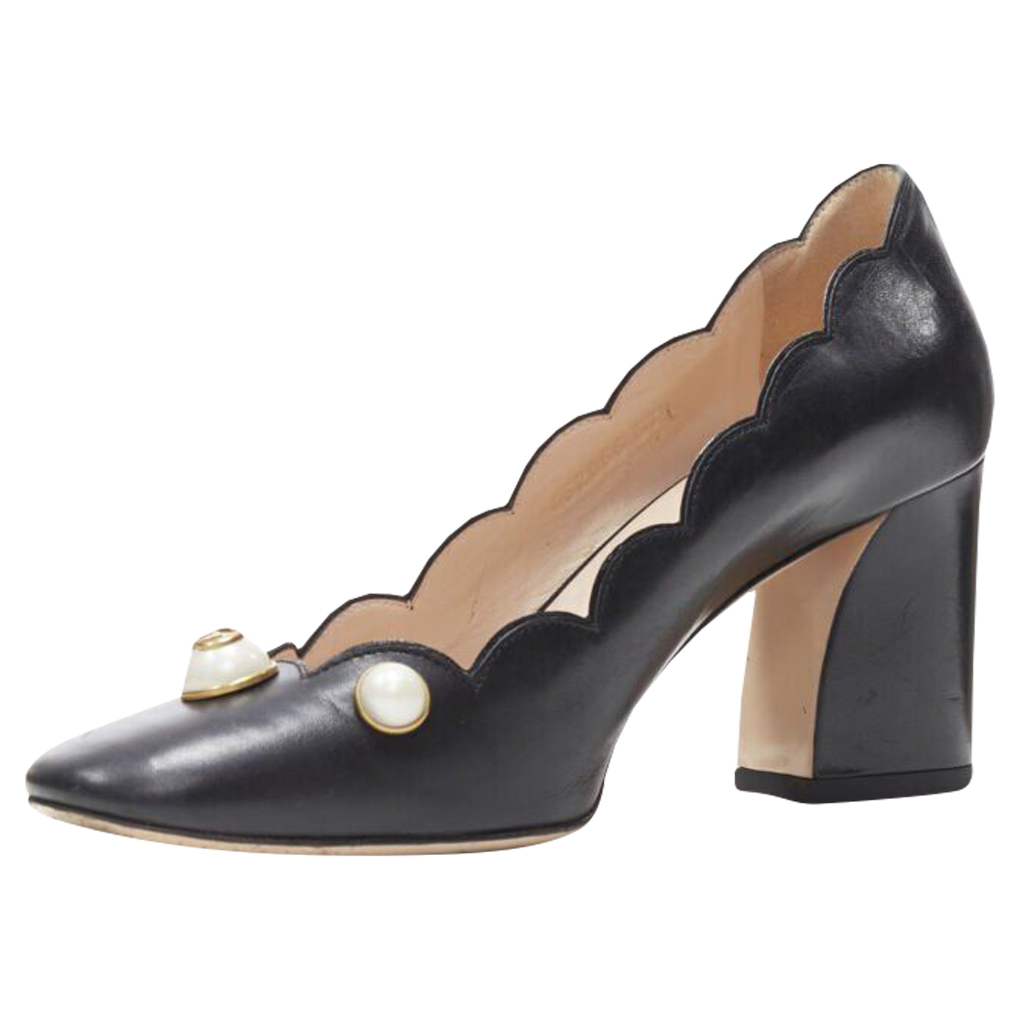 Women's Gucci GG Pearl leather scalloped pump