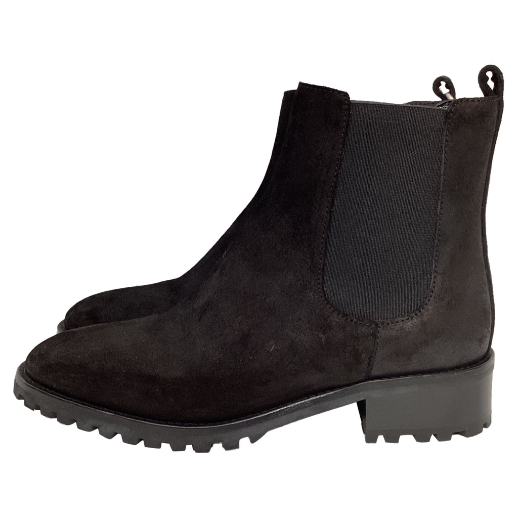 Women's Manolo Blahnik Chelata Chelsea Boots in Black Suede