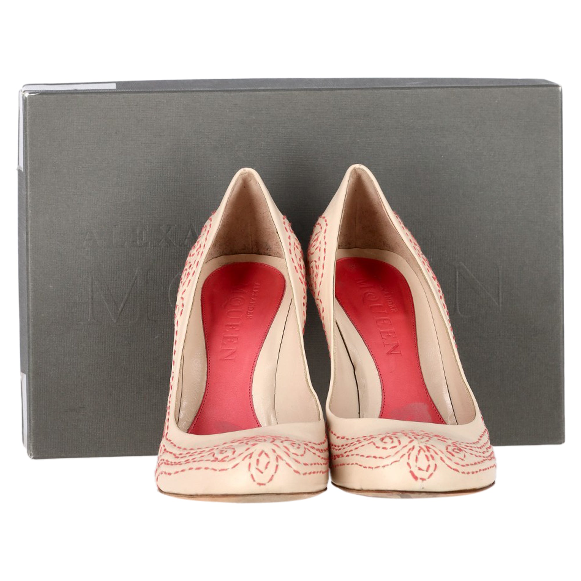 Alexander Mcqueen Stitching Detail Pumps in Cream Leather