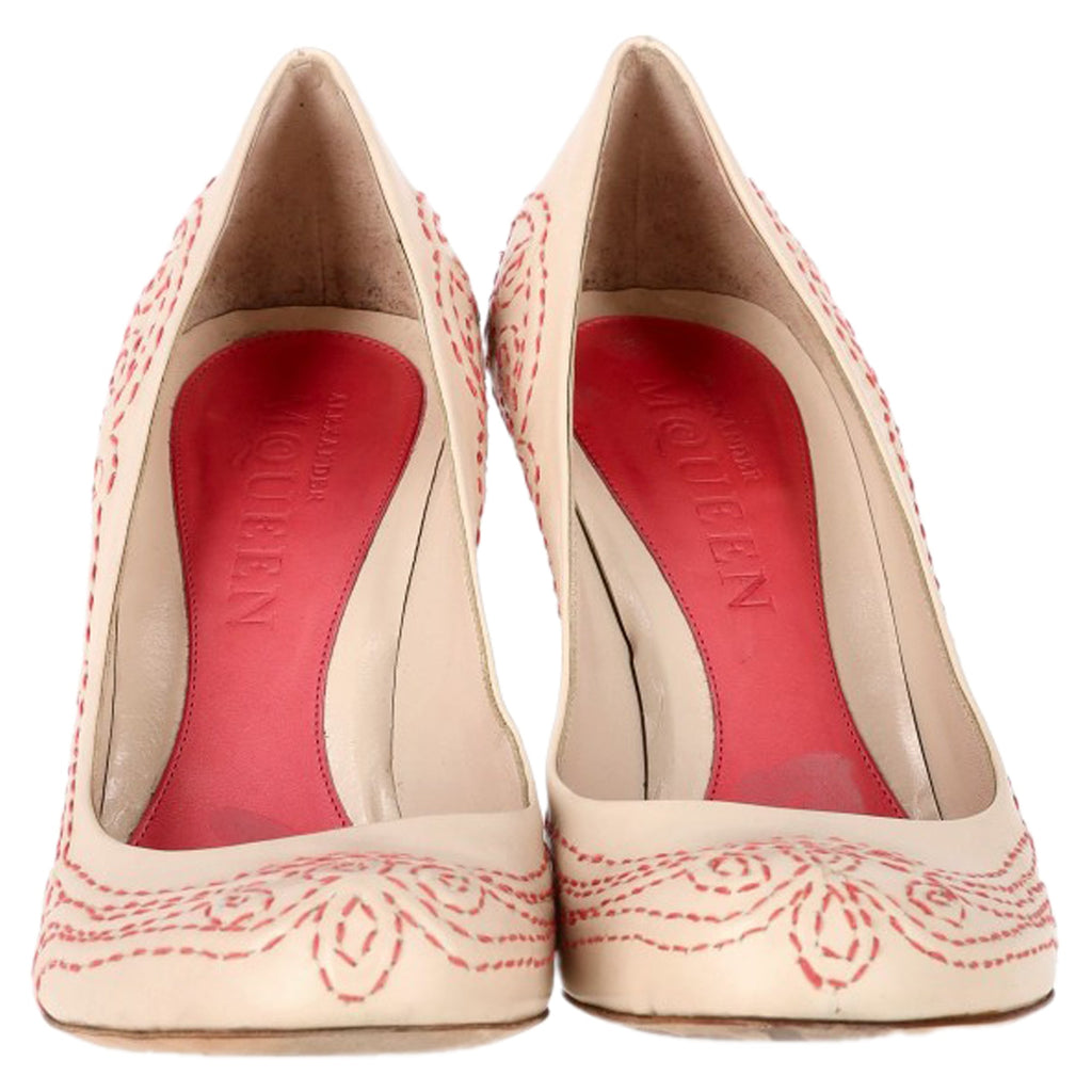 Alexander Mcqueen Stitching Detail Pumps in Cream Leather