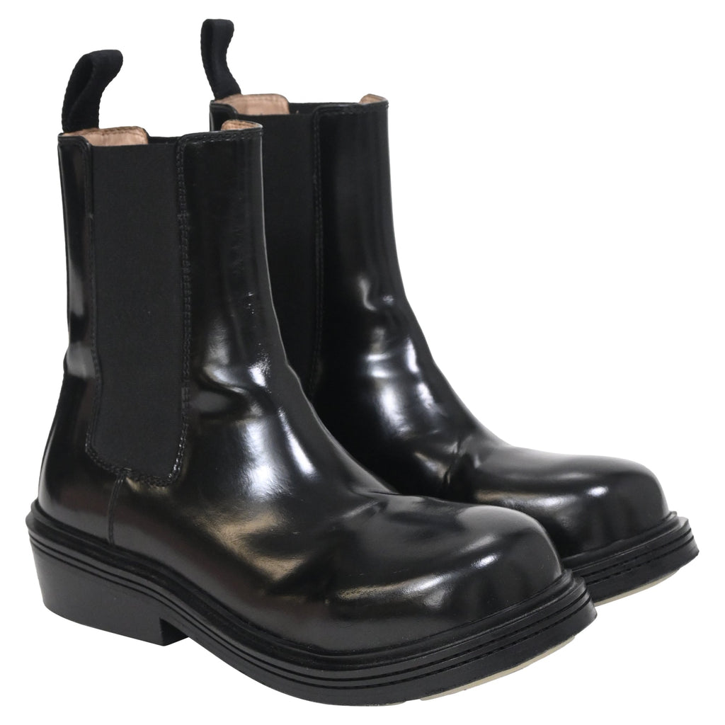 Bottega Veneta Brushed Chelsea Boots in Black Leather