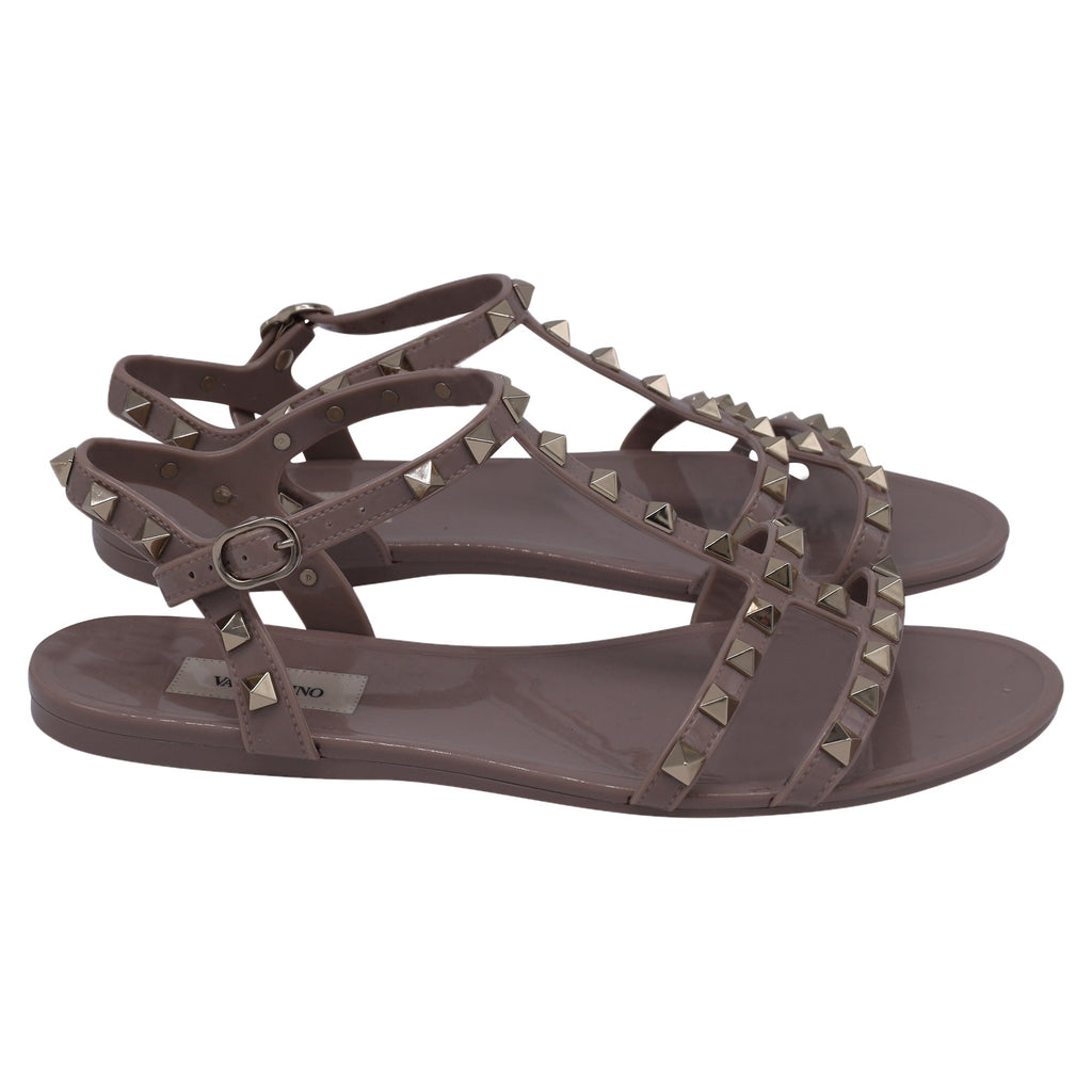 Women's Valentino Garavani Rockstud Flat Sandals in Beige Rubber