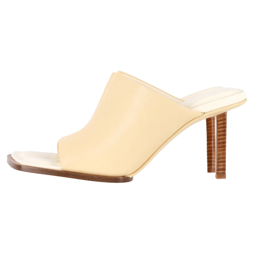 Jacquemus Les Mules Rond Carré Sandals in Cream Calf Leather