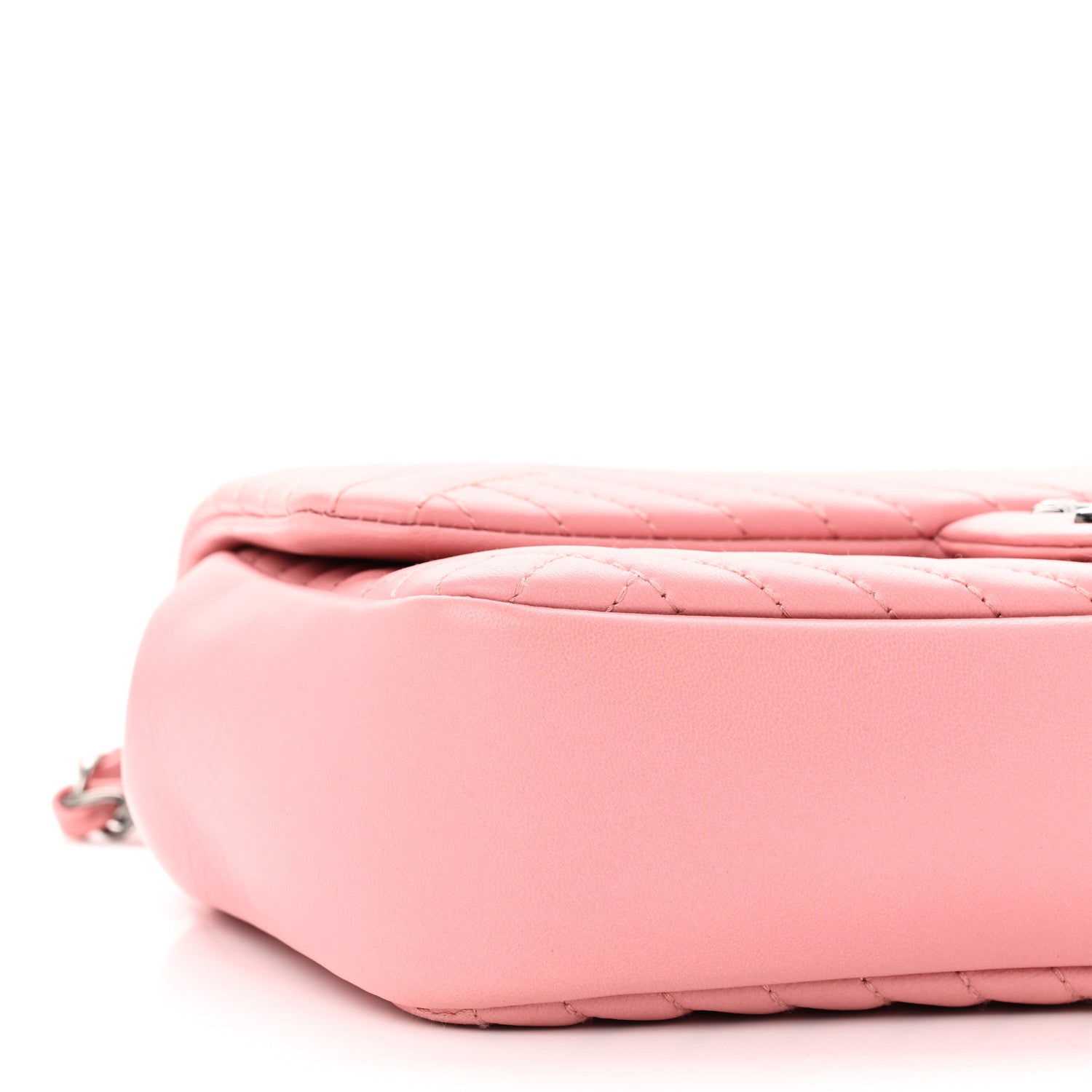 Lambskin Quilted Medium CC Crossing Flap Pink